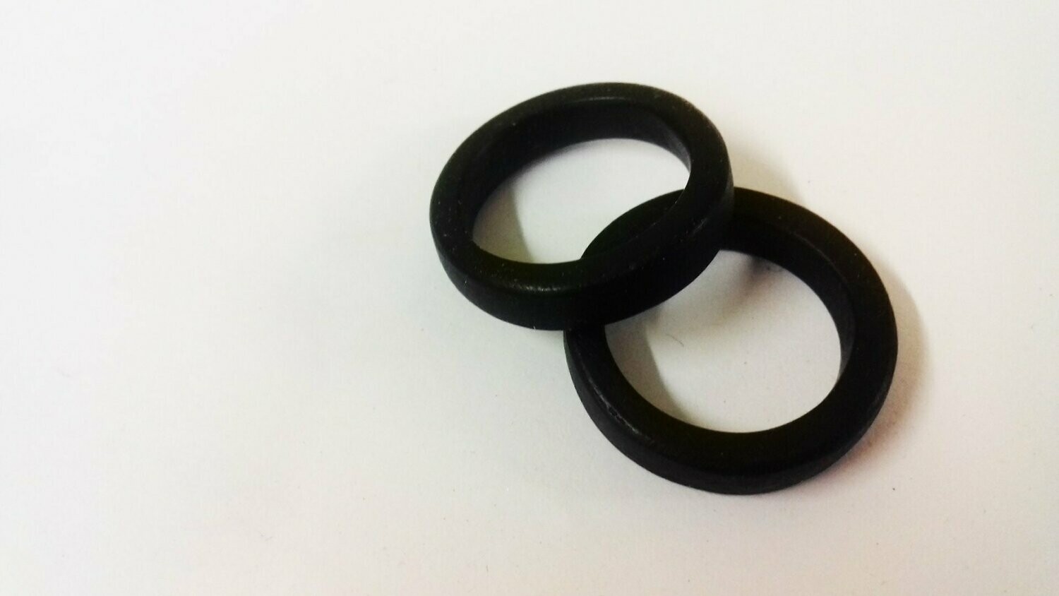 Anillo de madera de ébano negro. Modelo Luna nueva - Imagen 4