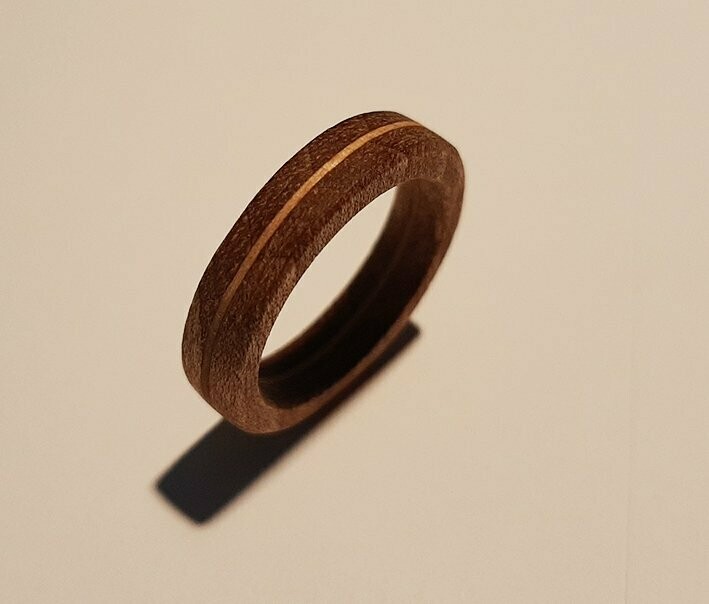 Anillo de madera Silencio I. Combinación de nogal y pino - Imagen 2