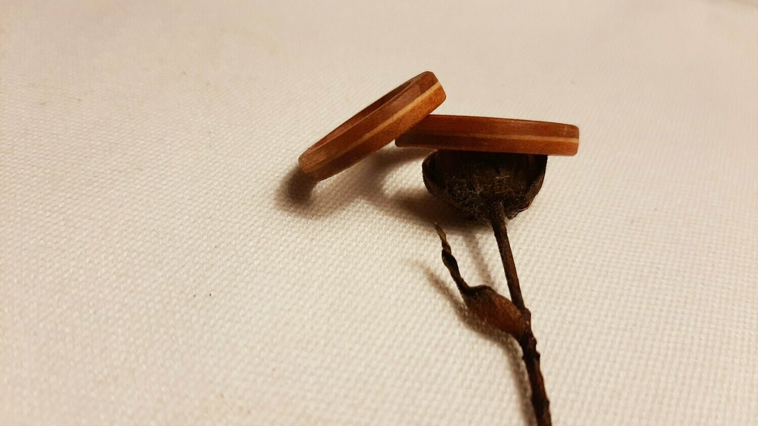 Anillo de madera de pino y cerezo. Nuestro modelo Tierra I - Imagen 3
