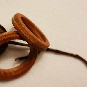 Anillo de madera de pino y cerezo Tierra I
