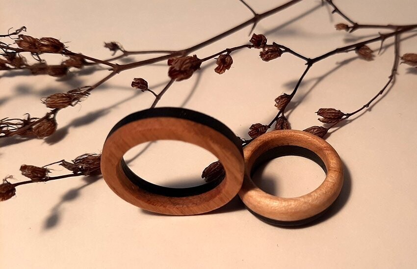 Anillo madera de cerezo español y ébano. Modelo Eclipse - Imagen 5