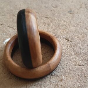 Anillo de madera Ocaso combinación de olivo y ébano