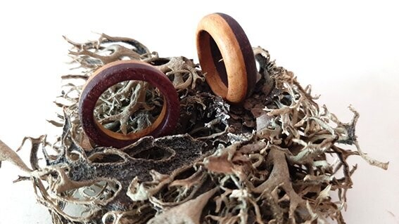 Anillo de madera Oriente. Cerezo español y amaranto. - Imagen 2