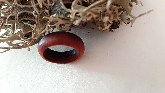 Anillo de madera amaranto y padouk. Intenso - Imagen 4