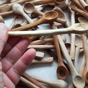 Cuchara pequeña maderas variadas