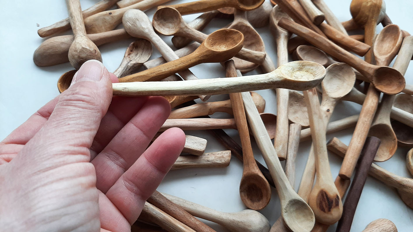 Cuchara pequeña maderas variadas