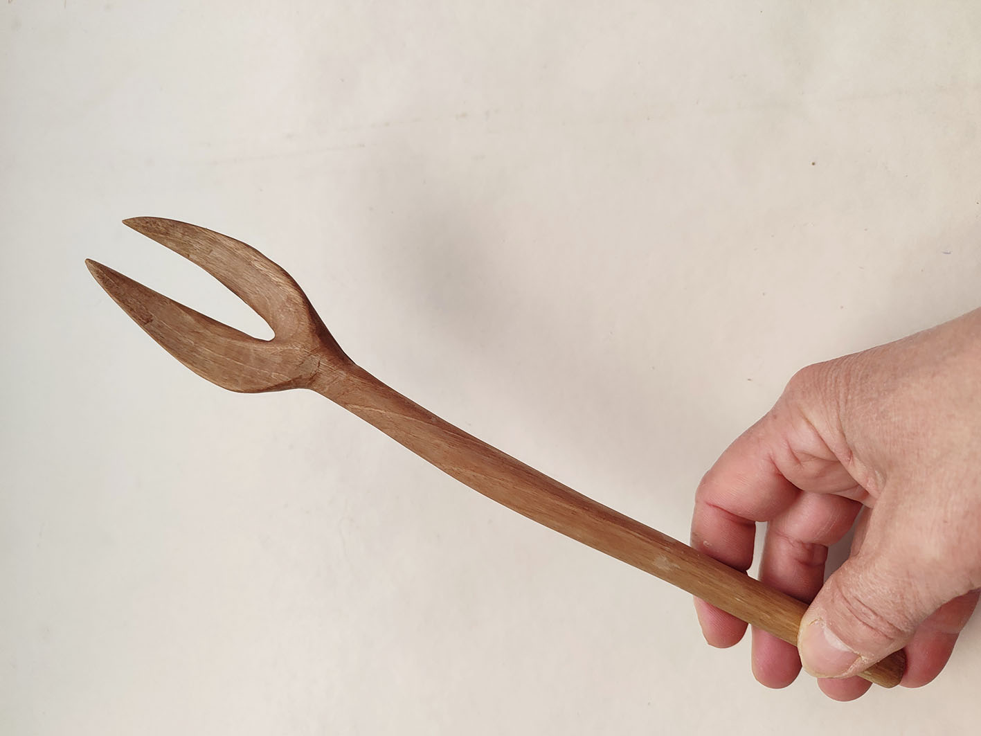 Pincho madera nogal español - Imagen 5