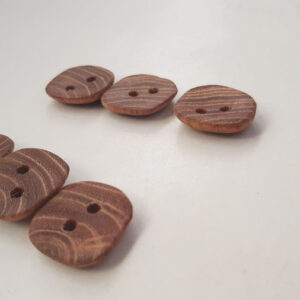 Juego botones madera olmo