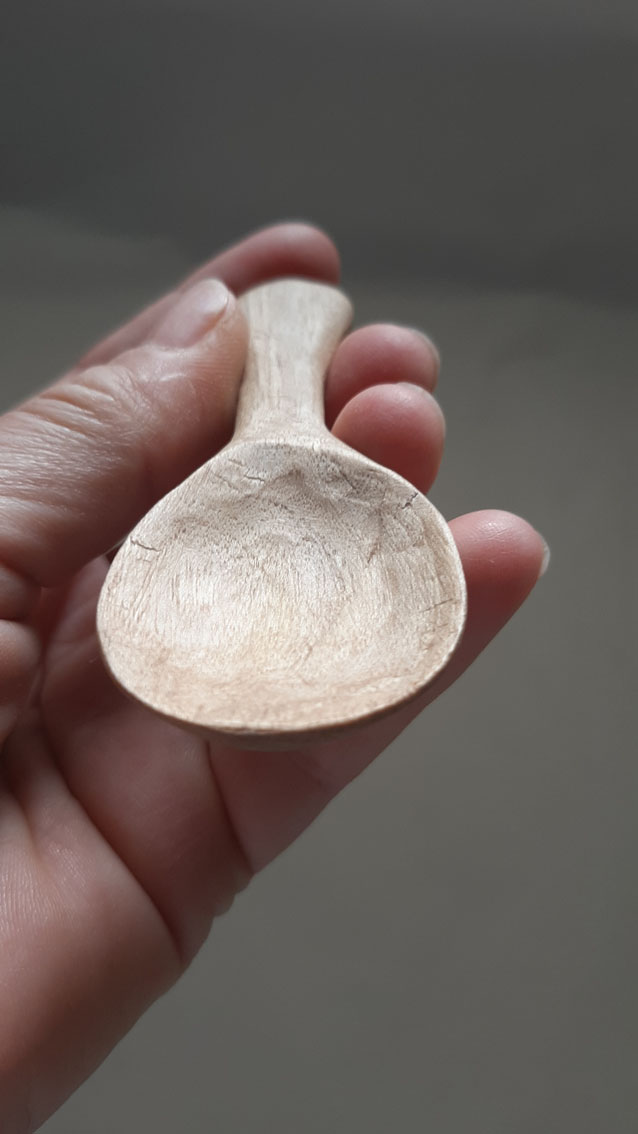 Cuchara pequeña nogal bonita