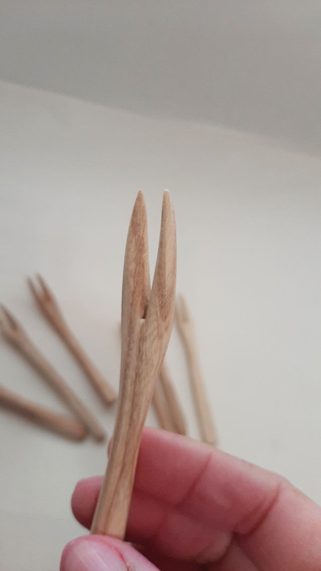 Pincho madera pequeño delicias - Imagen 12