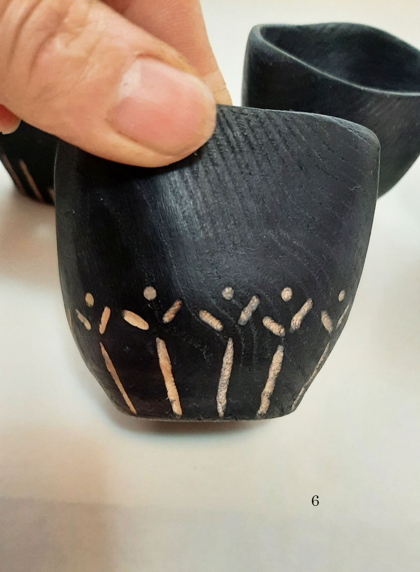 Cuenco vaso castaño negro. Flores - Imagen 8